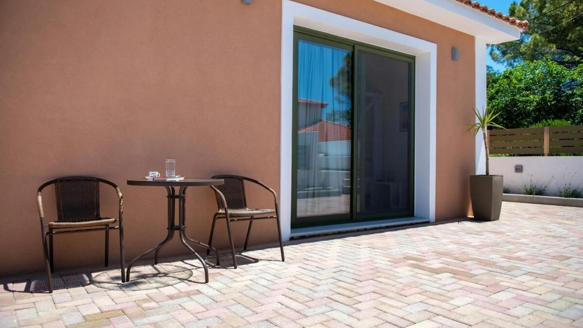 Minia Arktos Sunset Villa