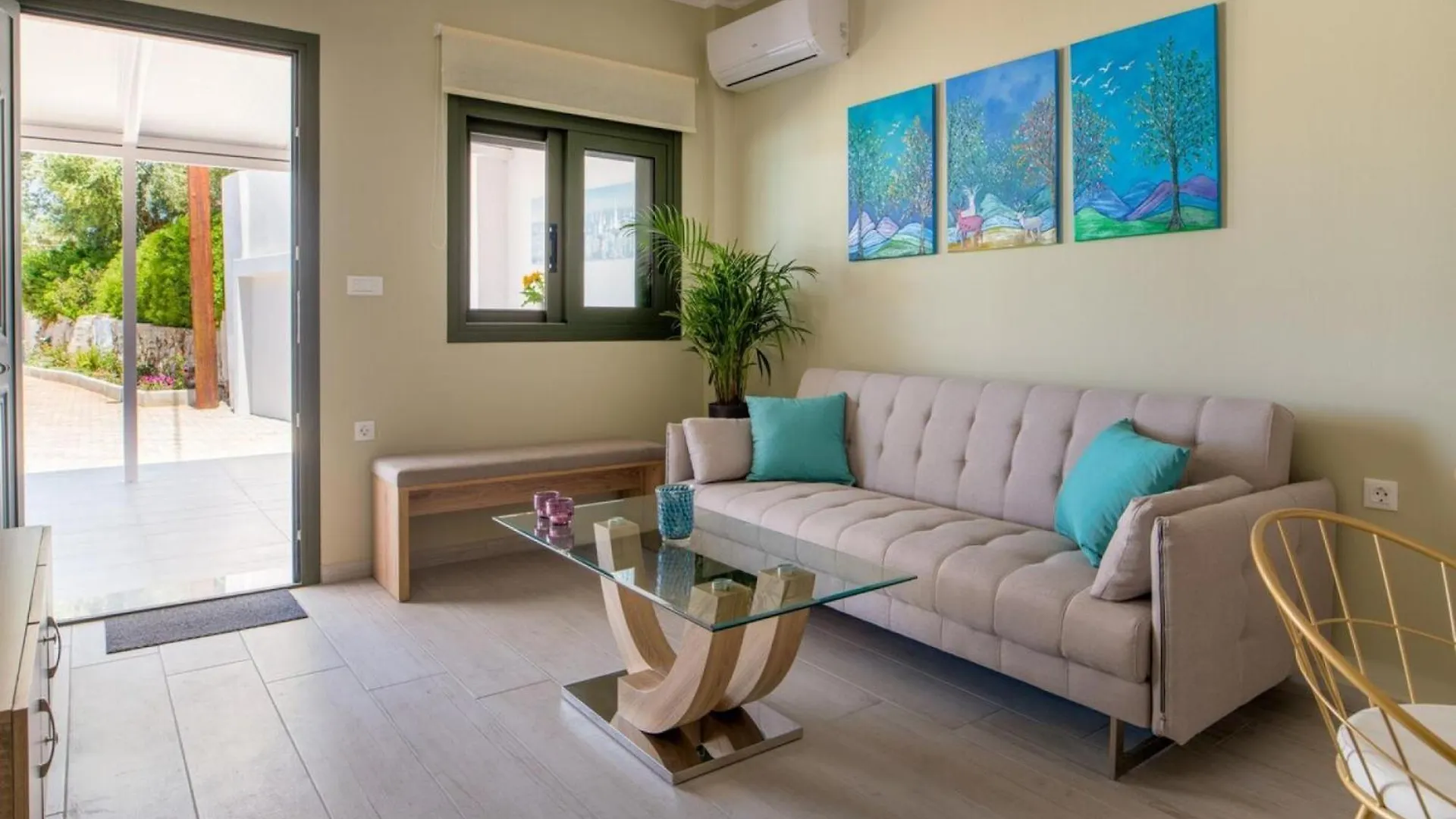 Minia Arktos Sunset Villa יוון
