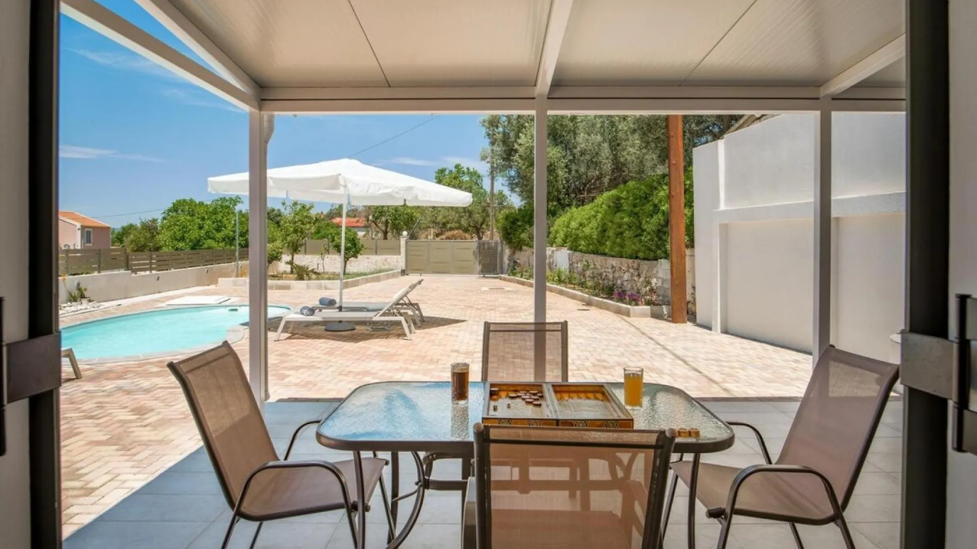 Minia Arktos Sunset Villa