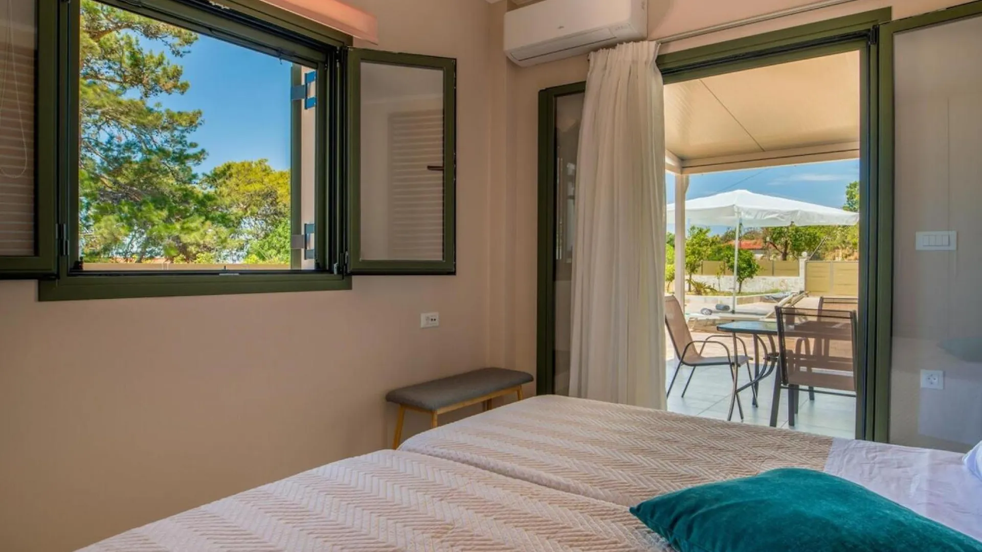 Minia Arktos Sunset Villa