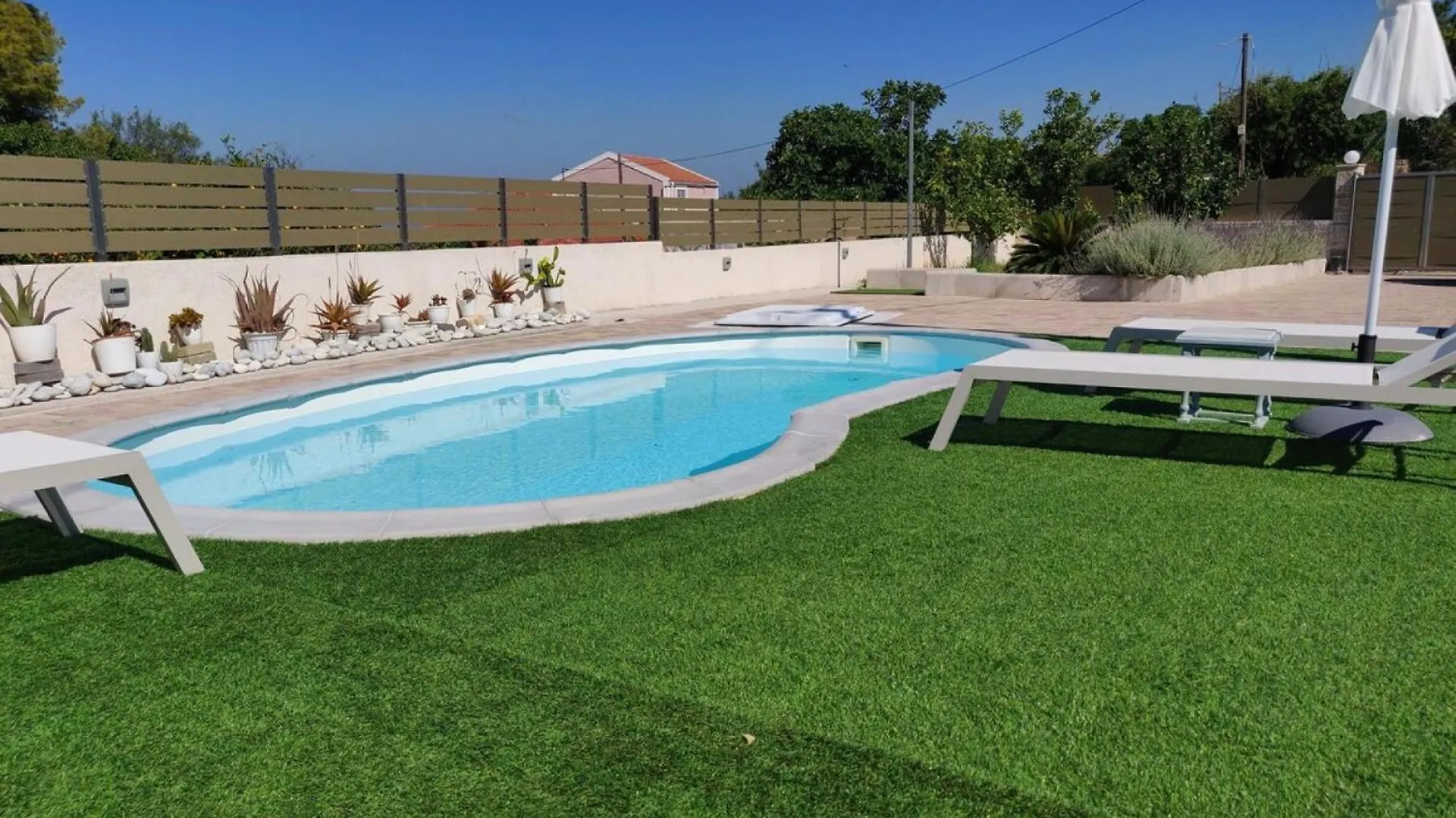 Minia Arktos Sunset Villa